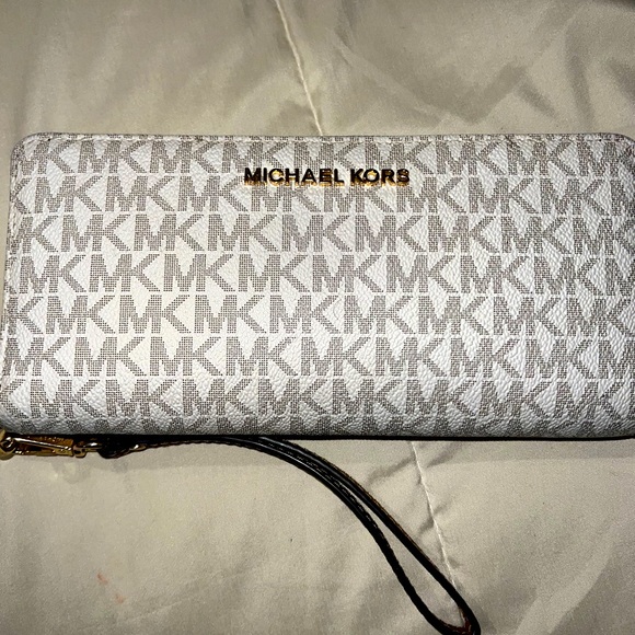 Michael Kors wallet - Picture 1 of 7